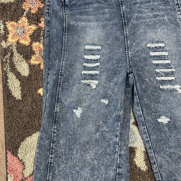 Women’s Cropped Distressed Denim Overalls Large - Picture 3 of 4